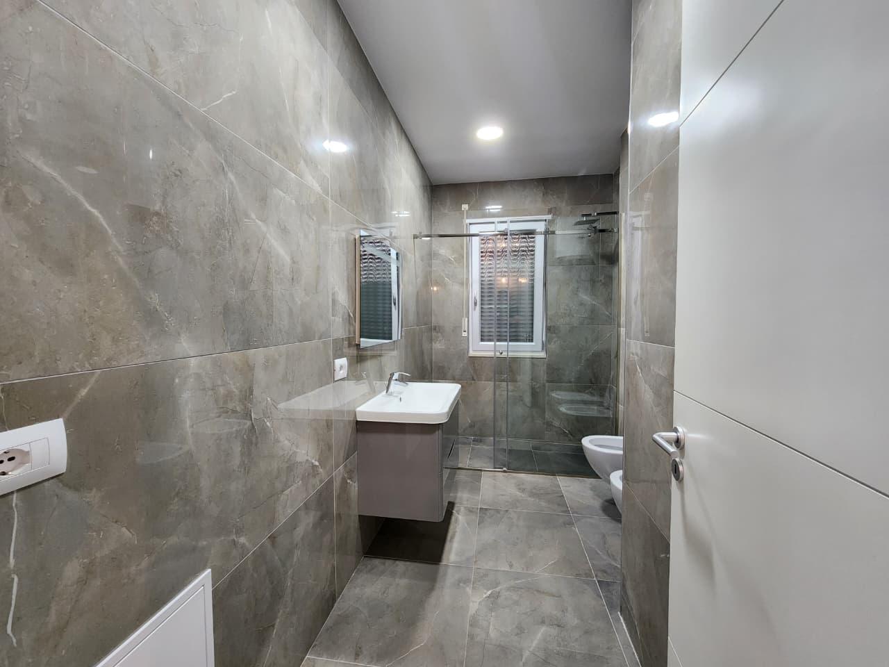 Apartament 2+1 per qira te Kopshti Botanik