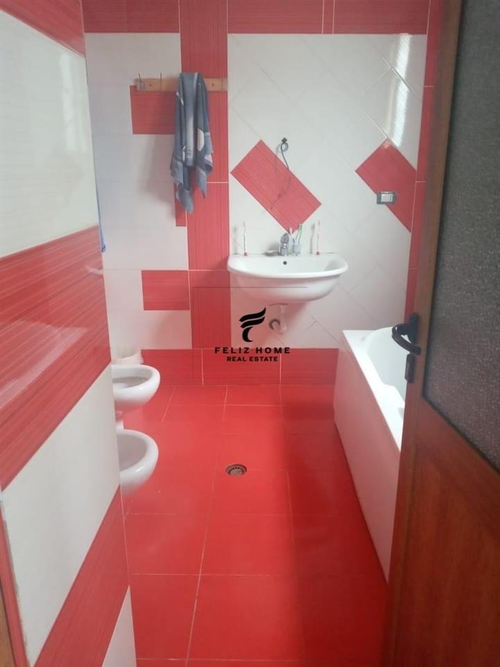 SHITET VILE 400 M2 VLORE 220.000 EURO