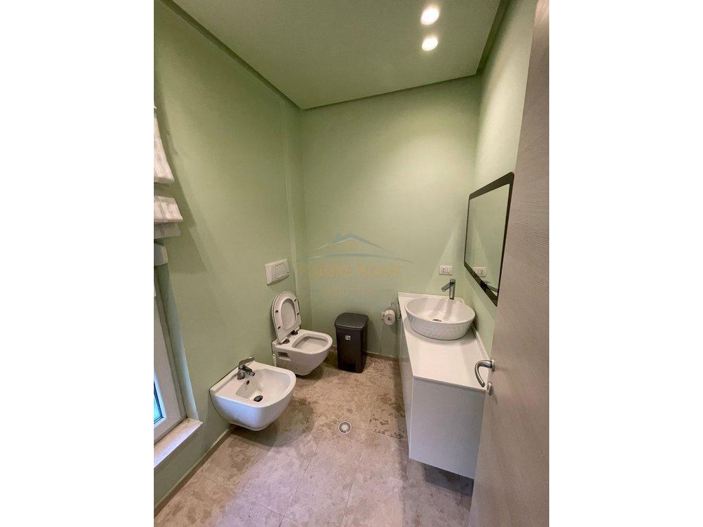 0692114320 Qera, Vilë, White House Residence, TEG