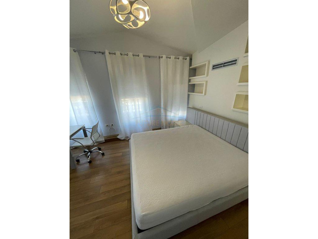 0692114320 Qera, Vilë, White House Residence, TEG