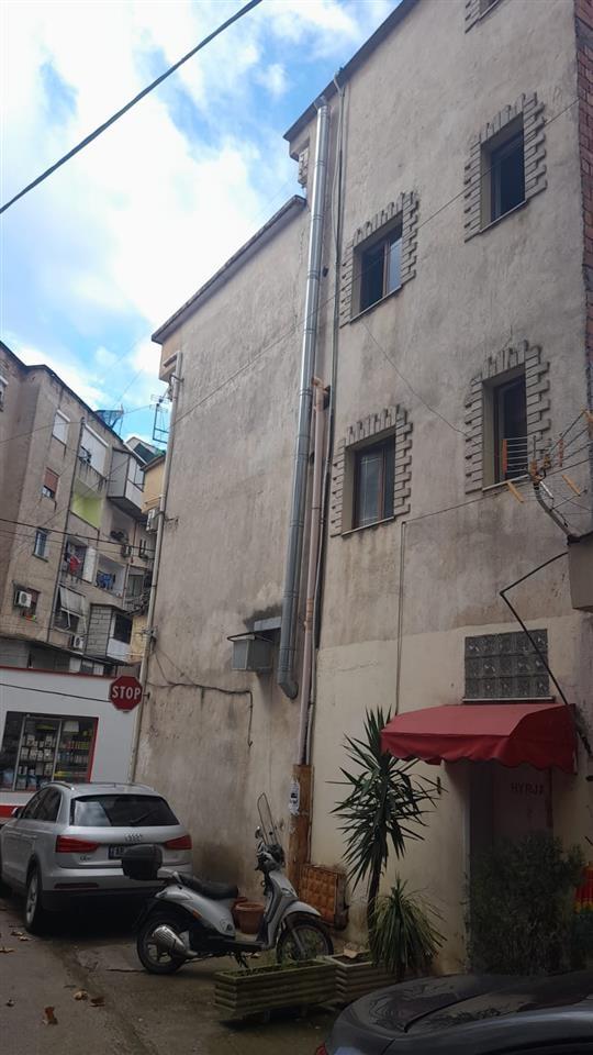 For Rent: 4-Storey Building, Electric Market!