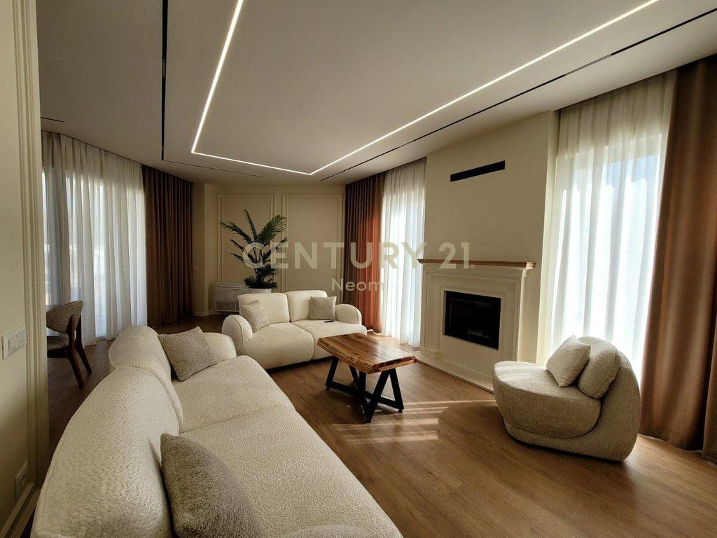 Luxurious Villa for Rent in Green Valley – Privacy, Space
