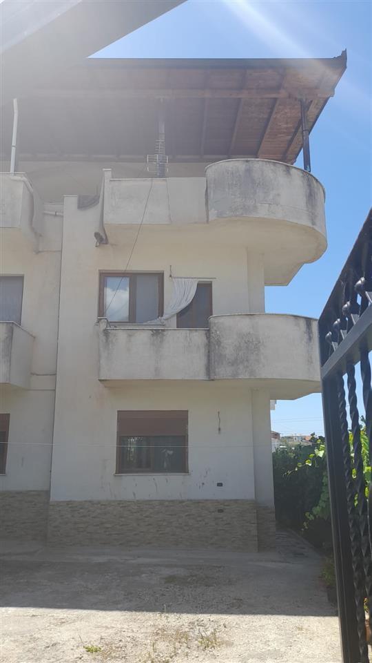 For Sale: Villa 328m², Shkoze!