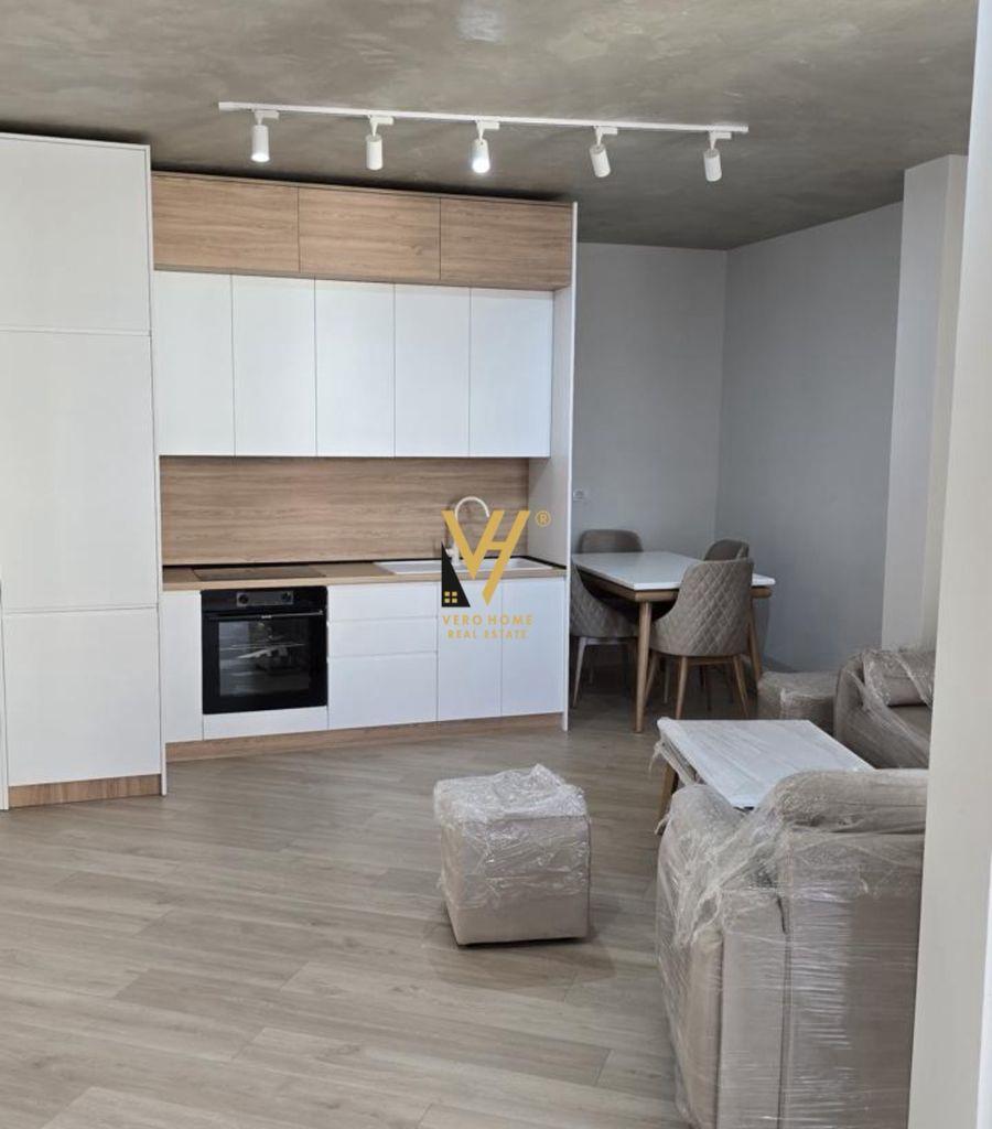 JEPET APARTAMENT 1+1 ME QERA TEK UNAZA E RE 60.000 LEKE