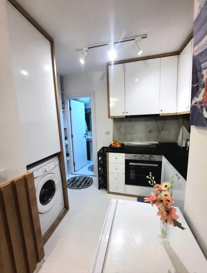 Tirane, monolocale in vendita al secondo piano, 34 m², 82.000 € (SCUOLA LIRISE)