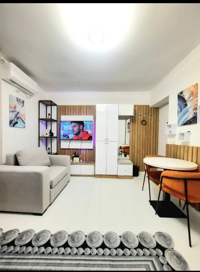Tirane, monolocale in vendita al secondo piano, 34 m², 82.000 € (SCUOLA LIRISE)
