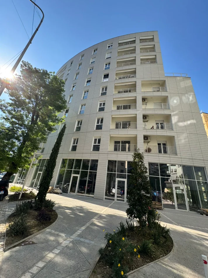 Tirane, vendesi appartamento 2+1+Balcone Piano 2, 119 m² 470.000 € (VIA FAIK KONICA)