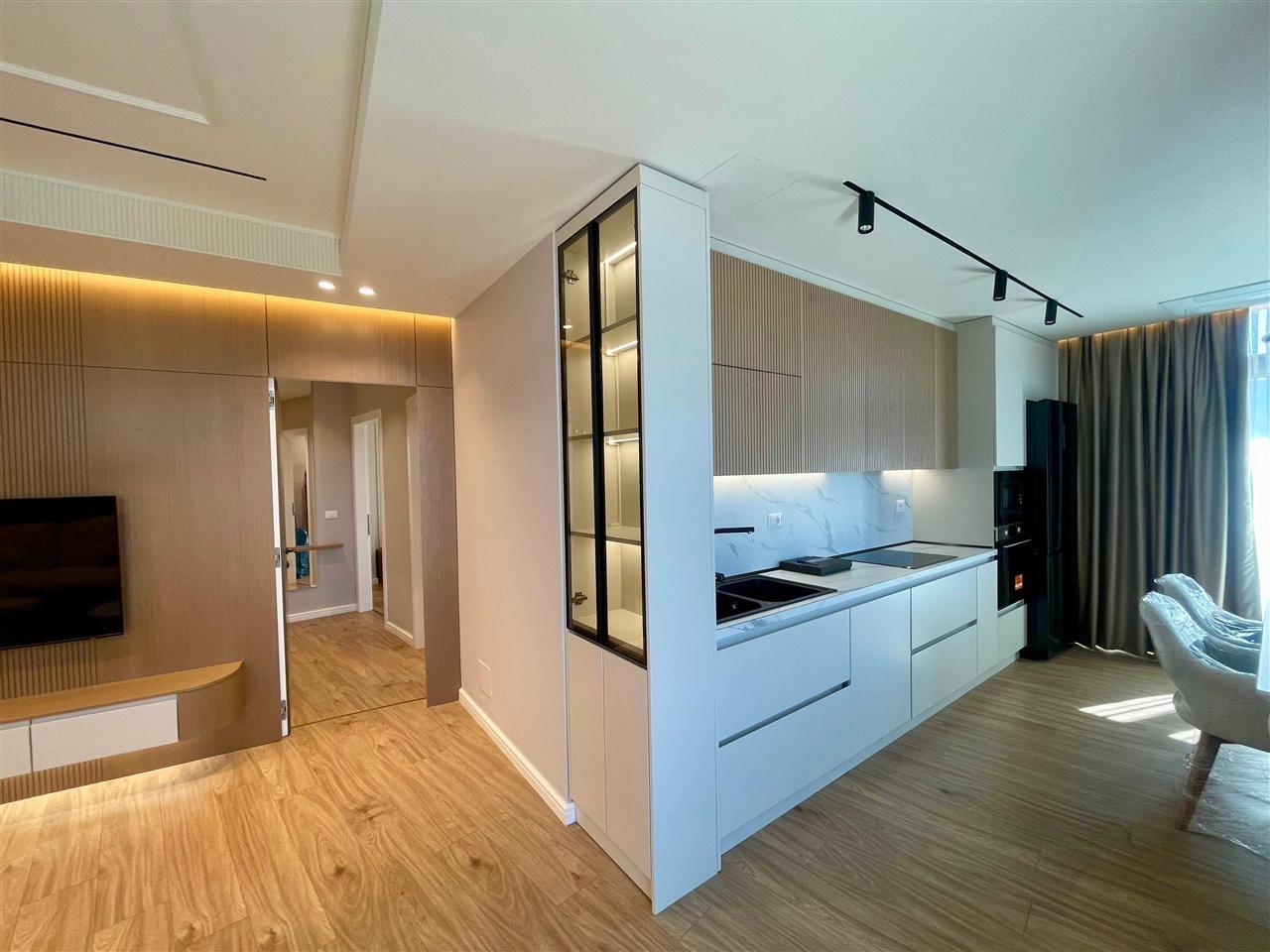 Jepet per qira 2+1+2 tualete tek Lake View