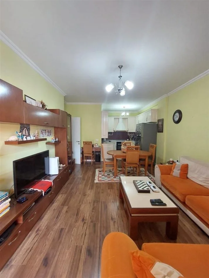 Tirane, Apartment for Sale 2+1, 3rd Floor, 78 m², €140,000 (KINOSTUDIO)