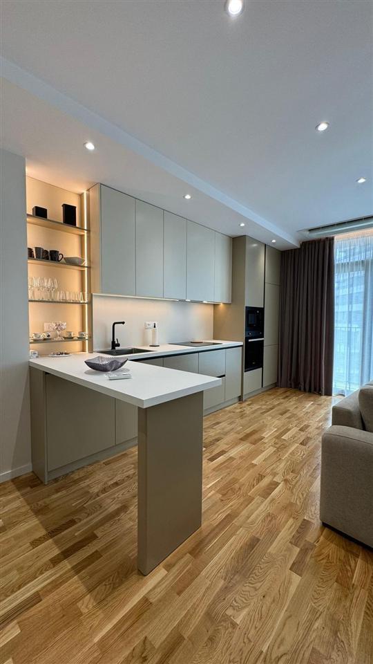 Jepet per qira apartament luksoz 2+1 tek Lake View Residence
