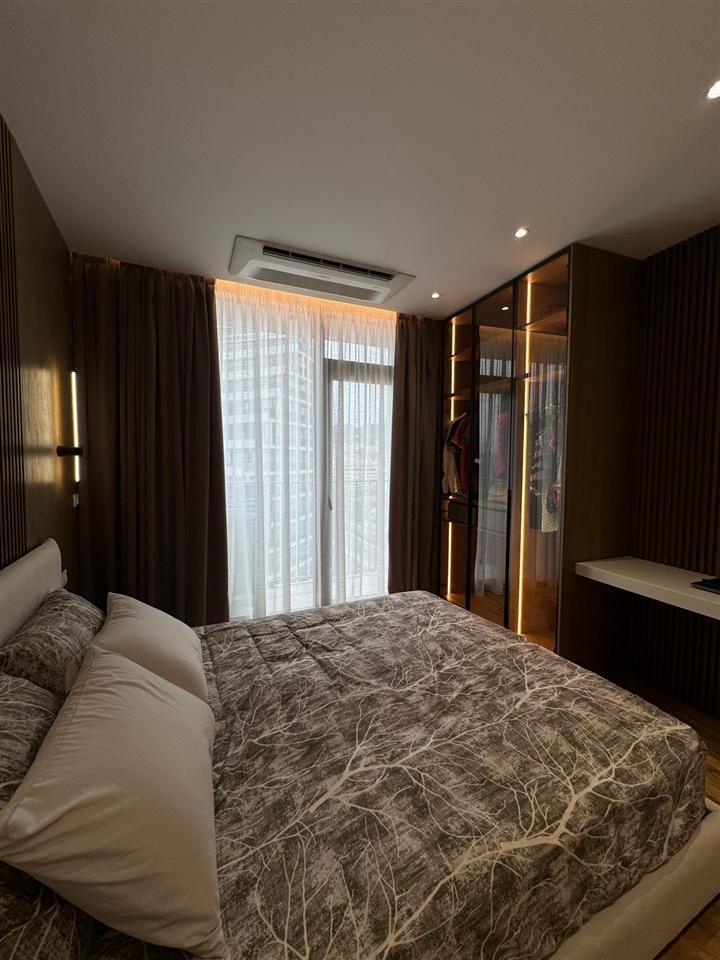 Jepet per qira apartament luksoz 2+1 tek Lake View Residence