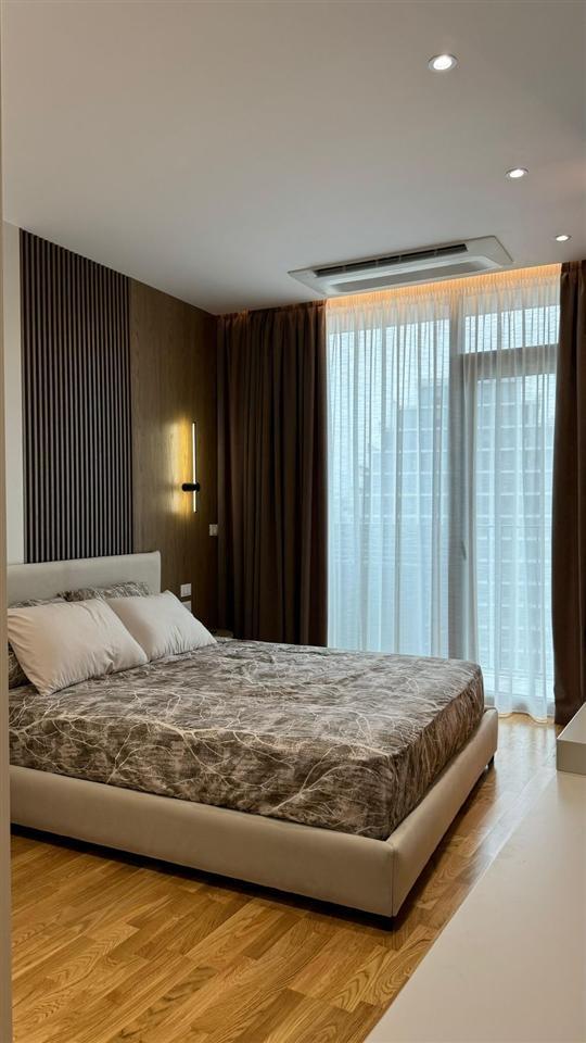Jepet per qira apartament luksoz 2+1 tek lake view residence