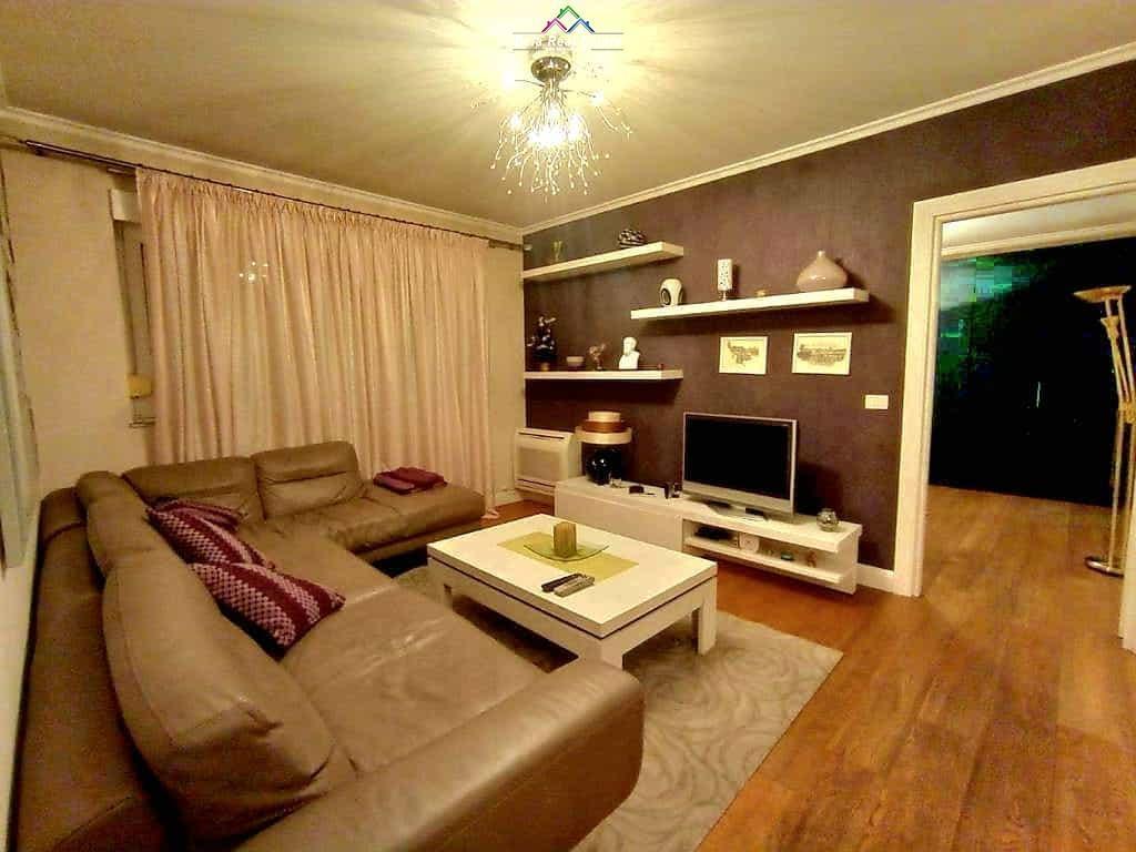 Apartament Me Qera 2+1 Tek 21 Dhjetori (ID B2201532) Tirane