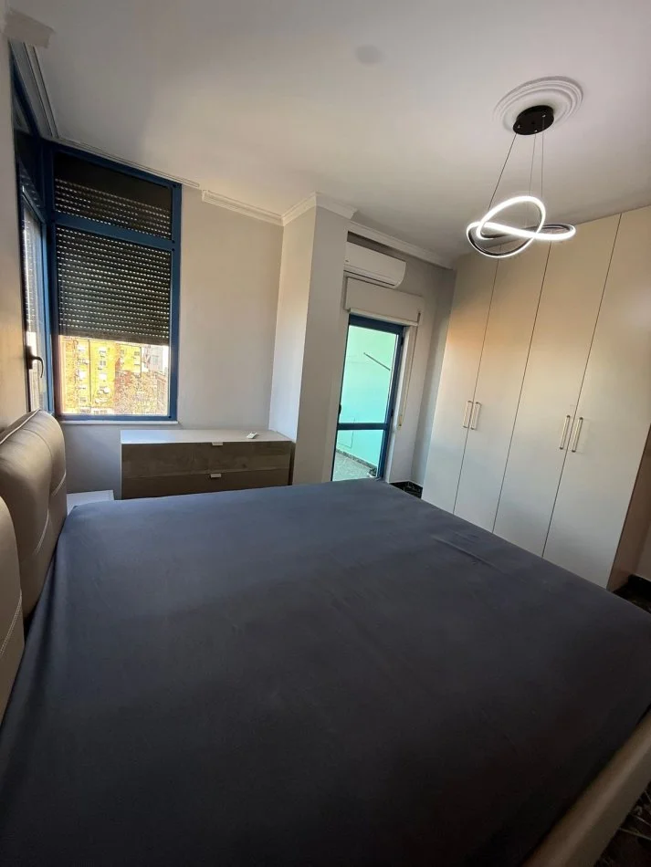 Tirane, affitto appartamento 2+1+Balcone Piano 6, 120 m² 750 € (VIA ELBASANIT)