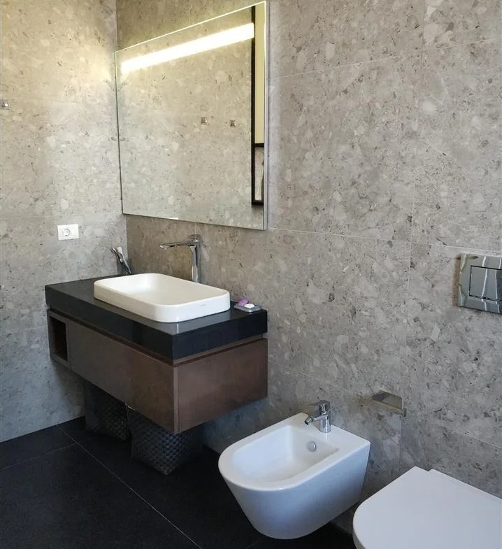 Tirane, affitto appartamento 2+1 Piano 5, 110 m² 1.100 € (MYSLYM SHYRI)