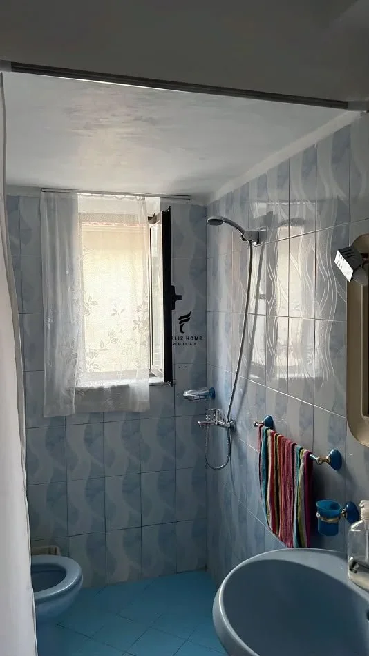 Tirane, jepet me qera apartament 2+1 Kati 2, 76 m² 850 € (BLLOK)