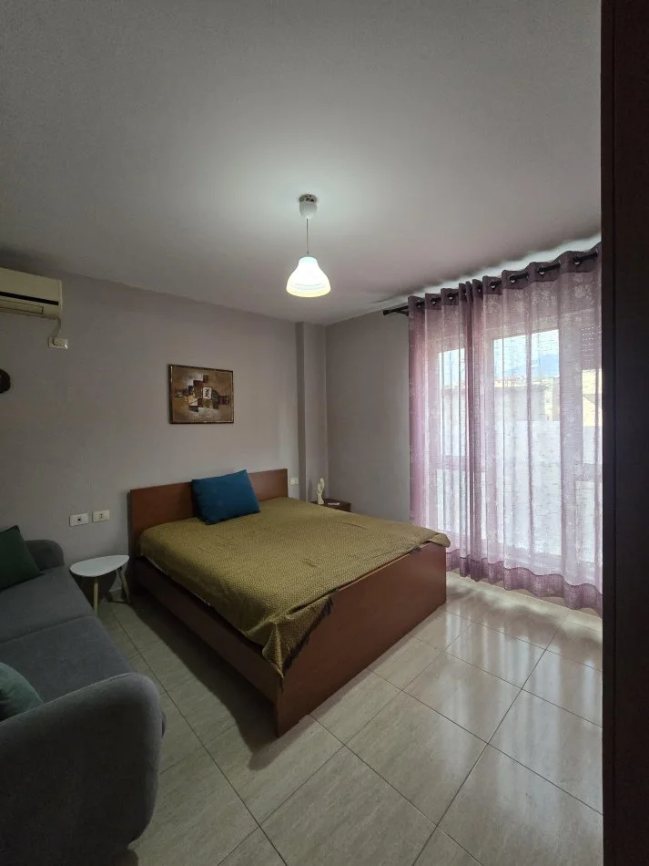 Tirane, affitto appartamento 1+1+Balcone Piano 3, 75 m² 550 € (VIA ELBASANIT)