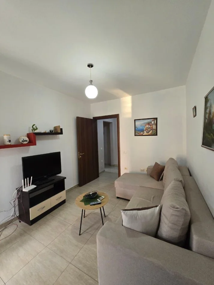 Tirane, affitto appartamento 1+1+Balcone Piano 3, 75 m² 550 € (VIA ELBASANIT)