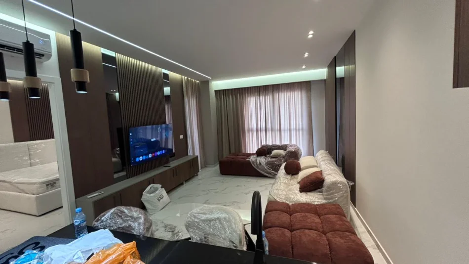 Tirane, affitto appartamento 1+1 Piano 2, 77 m² 650 € (COMPLESSO AURA)