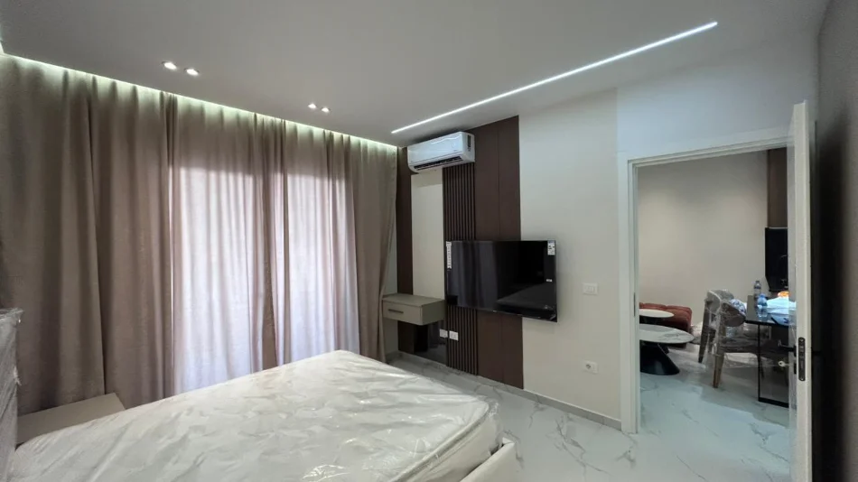 Tirane, affitto appartamento 1+1 Piano 2, 77 m² 650 € (COMPLESSO AURA)