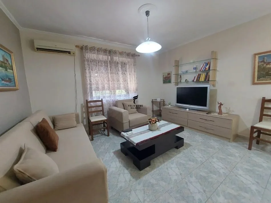 Tirane, affitto appartamento 1+1 Piano 3, 70 m² 500 € (VIA ELBASANIT)