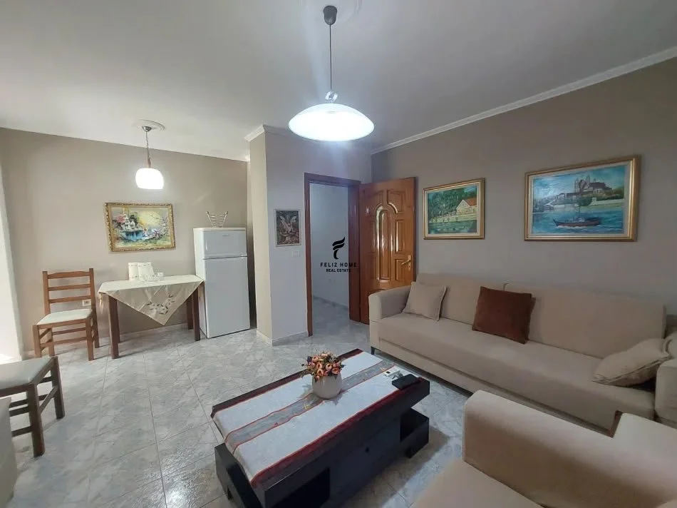 Tirane, jepet me qera apartament 1+1 Kati 3, 70 m² 500 € (RRUGA ELBASANIT)