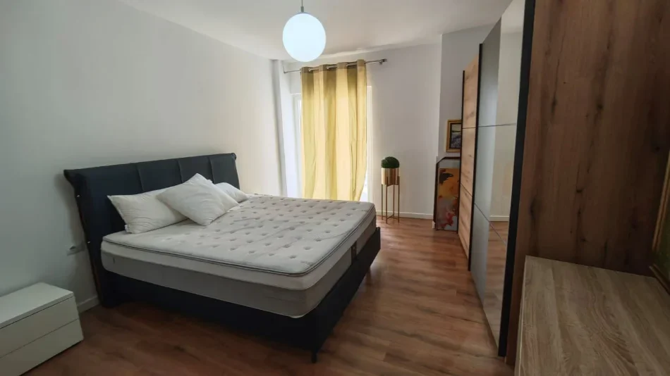 Tirane, affitto appartamento 2+1 Piano 7, 105 m² 950 € (Via Tish Dahia)
