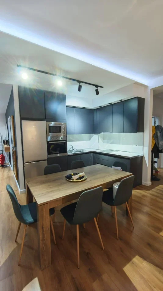 Tirane, affitto appartamento 2+1 Piano 7, 105 m² 950 € (Via Tish Dahia)