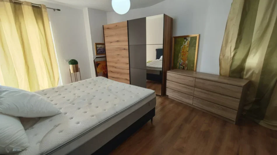 Tirane, affitto appartamento 2+1 Piano 7, 105 m² 950 € (Via Tish Dahia)