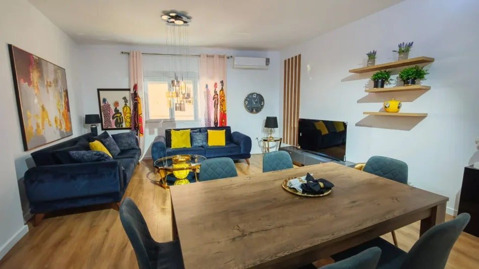 Tirane, jepet me qera apartament 2+1 Kati 7, 105 m² 950 € (Rruga Tish Dahia)