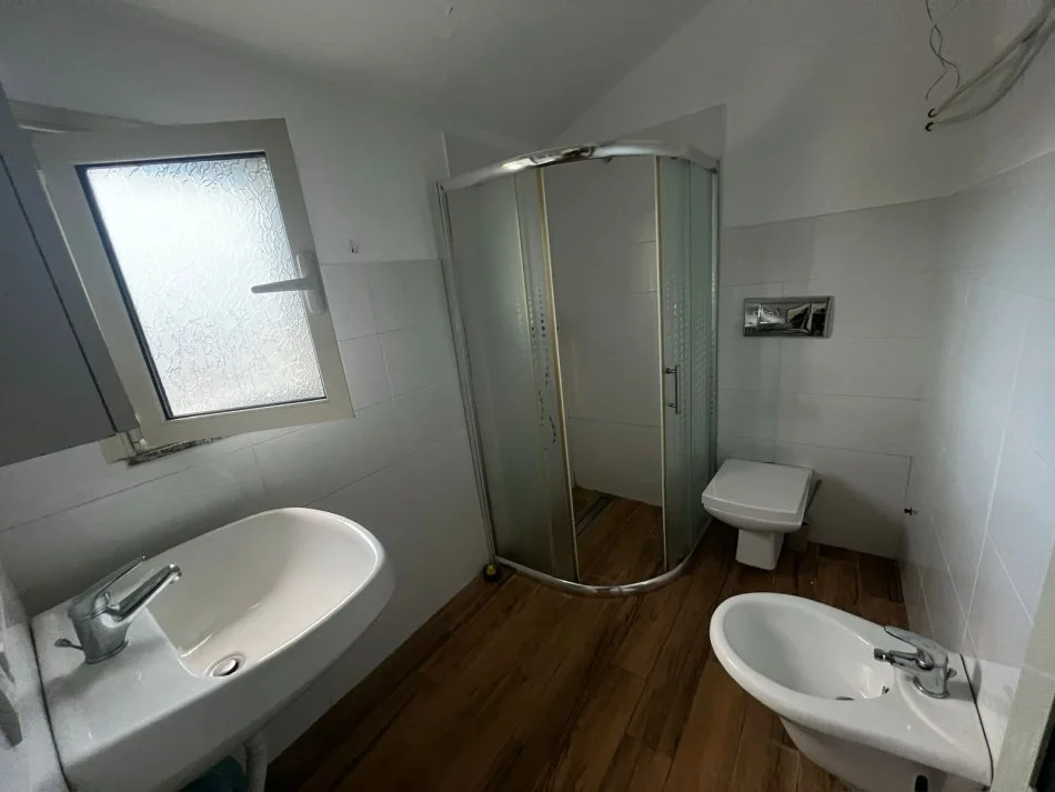 Tirana, For Rent 2+1 Apartment with Balcony, 3rd Floor, 80 m², €500 (STUDENT CITY)