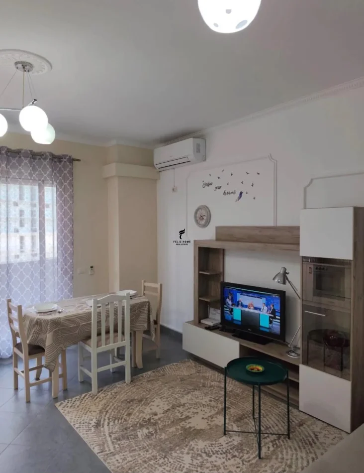 Tirane, jepet me qera apartament 1+1 Kati 4, 70 m² 600 € (21 DHJETORI)