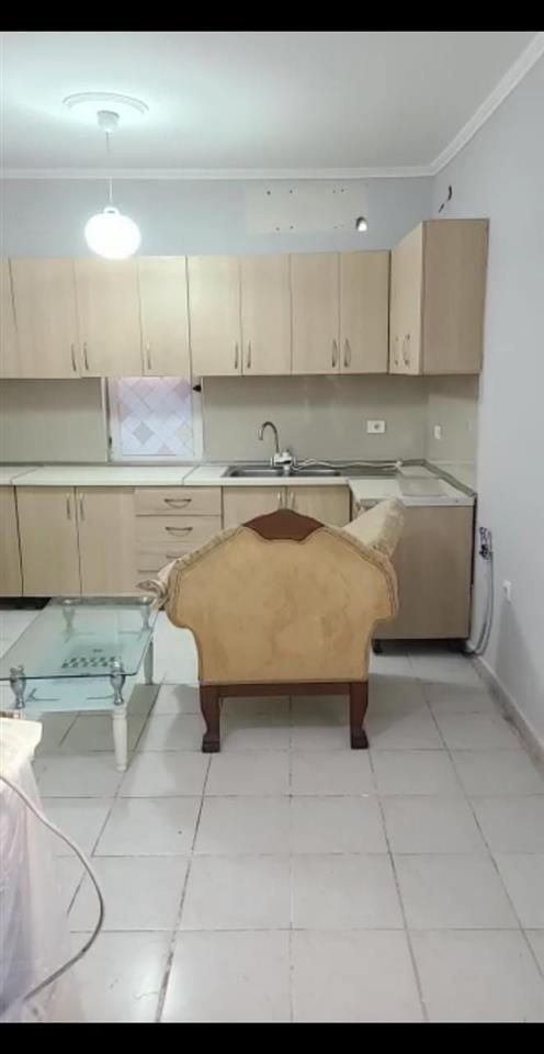 Casa Privata 1 Piano in Affitto in Via 21 Dhjetori (ID BV2239)