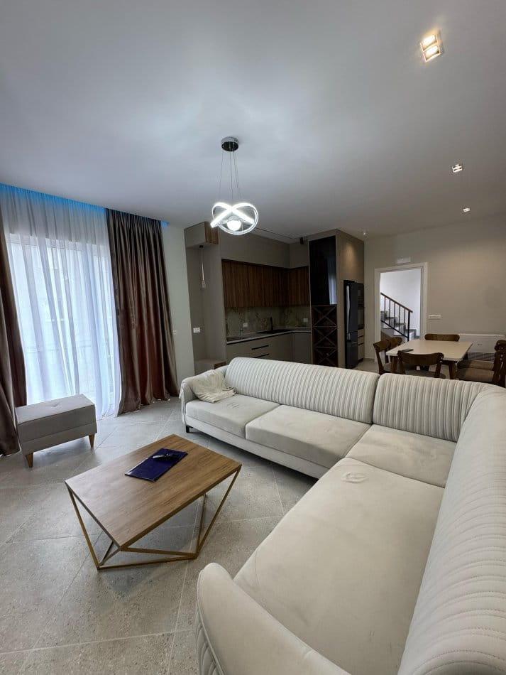 Villa a 2 piani in affitto vicino a Tegut (ID BV22464) Tirana