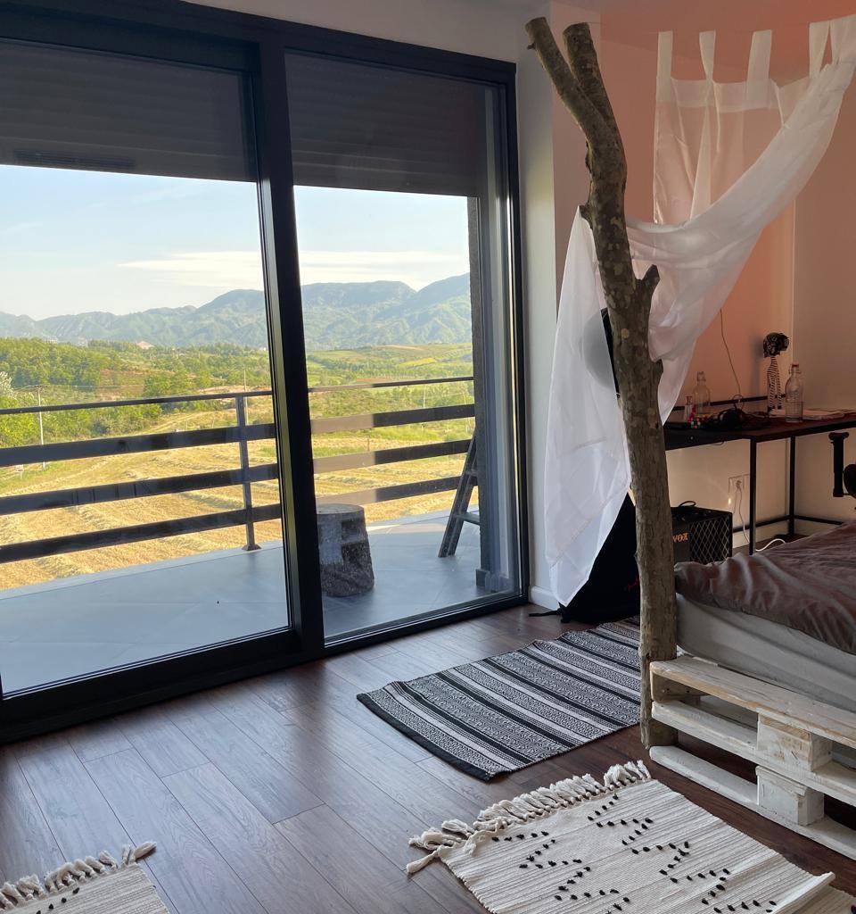 🏡 Vilë in Vendita – Daias, vicino a TEG
