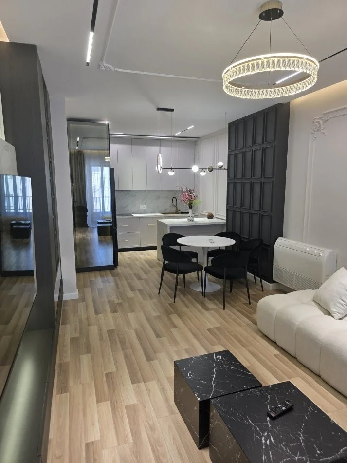 Tirane, affitto appartamento 2+1 Piano 7, 117 m² 1.000 € (FUSHA E AVIACIONIT)