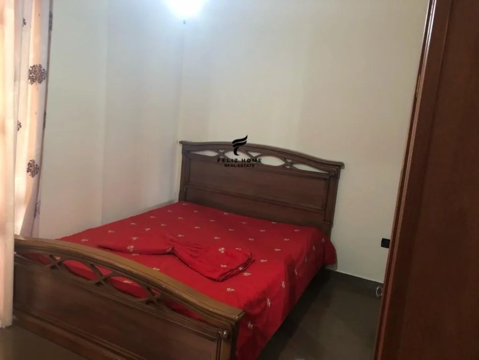 Tirana, Affitto appartamento 2+1 al quinto piano, 100 m², 600 € (VIA DIBRES)
