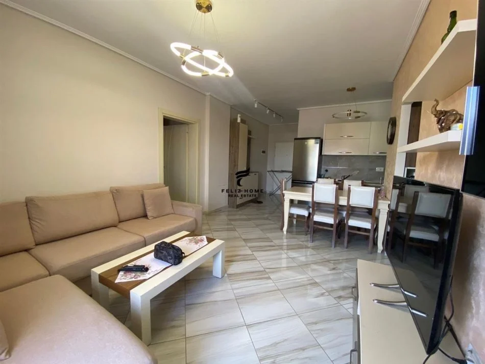 Tirane, affitto appartamento 2+1 Piano 9, 100 m² 700 € (MYSLYM SHYRI)