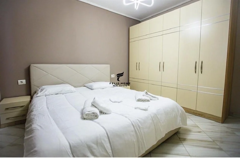 Tirane, affitto appartamento 2+1 Piano 9, 100 m² 700 € (MYSLYM SHYRI)