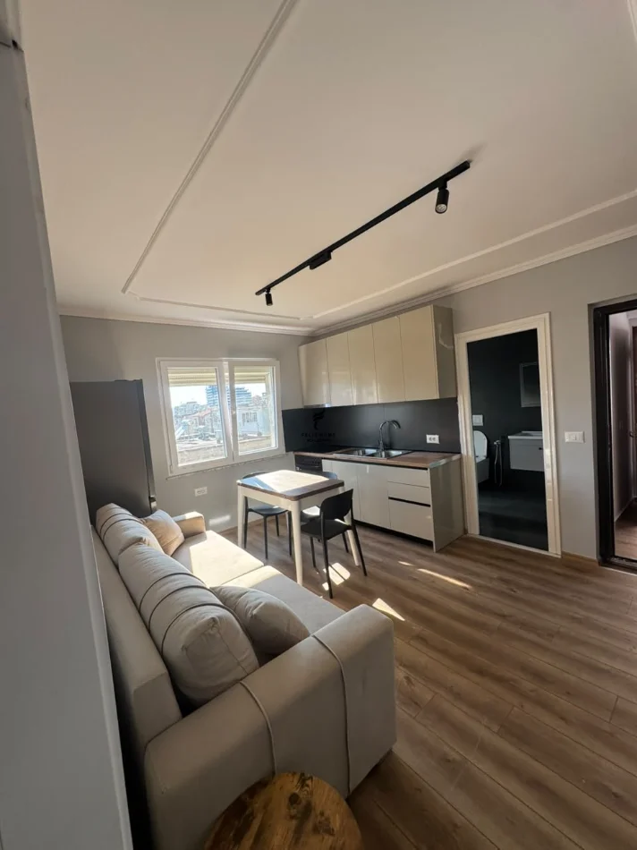 Tirane, jepet me qera apartament 1+1 Kati 6, 50 m² 550 € (VASIL SHANTO)