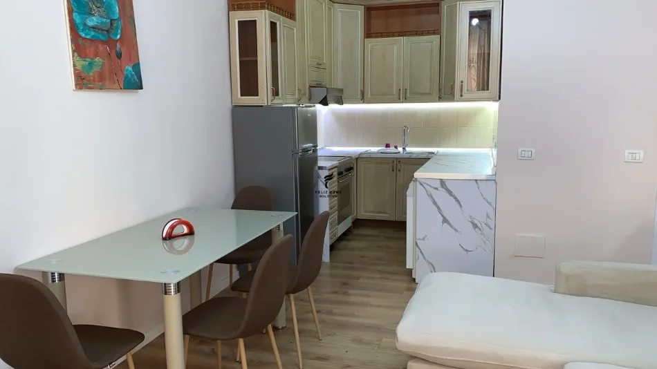 Tirane, affitto appartamento 2+1 Piano 2, 90 m² 650 € (VASIL SHANTO)