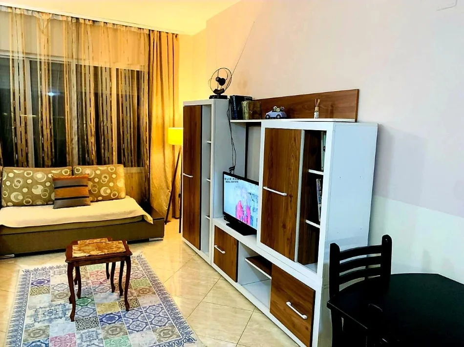 Tirana, affitto appartamento 1+1 Piano 4, 73 m² 600 € (VIA KAVAJES)