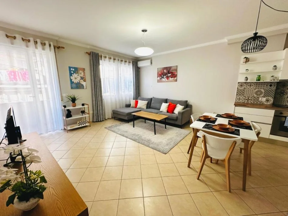 Tirane, for rent apartment 1+1+Balcony, 2nd Floor, 69 m², 750 € (Zogu I Boulevard)