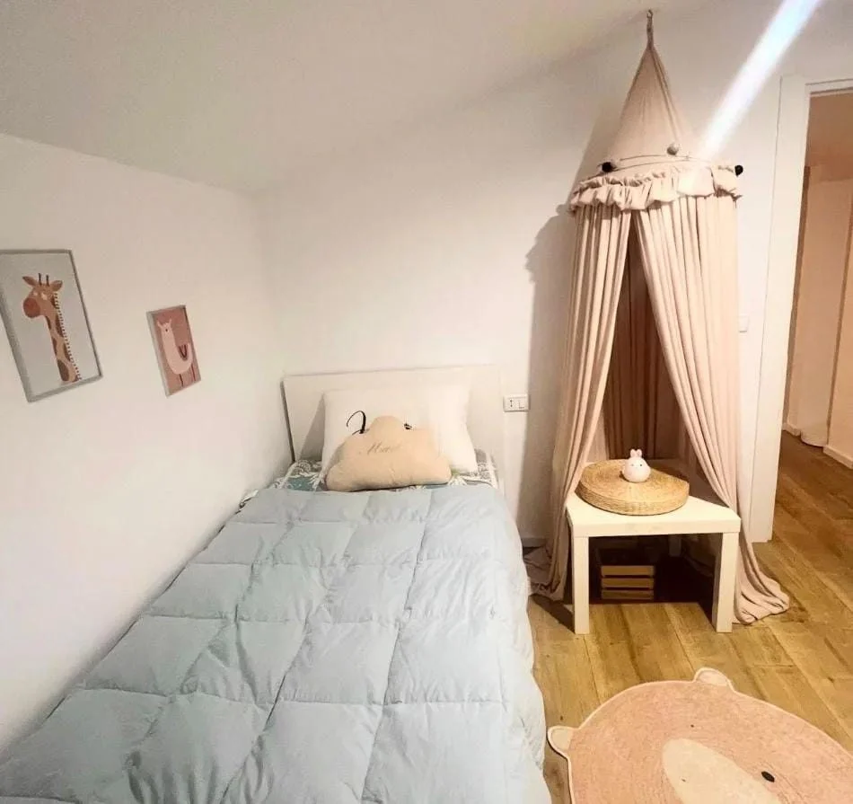 Tirane, jepet me qera apartament 3+1 Kati 1, 180 m² 1.200 € (Kodra e Diellit 1)