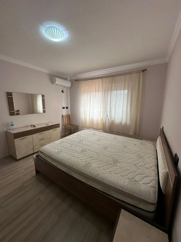 Tirana, affitto appartamento 1+1 Piano 5, 65 m² 600 € (Via Myslym Shyri)