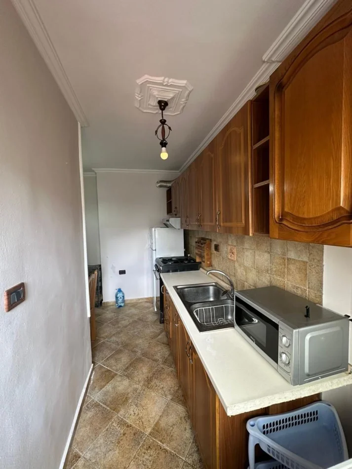 Tirana, affitto appartamento 1+1 Piano 5, 65 m² 600 € (Via Myslym Shyri)