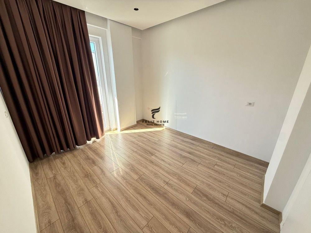 ZYRE ME QERA 110 M2 KOMUNA E PARISIT 900 EURO