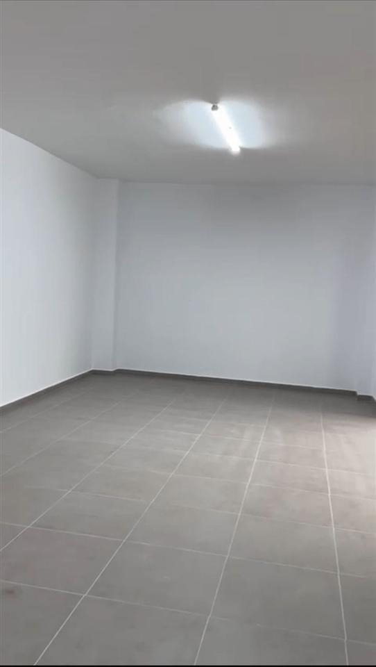 Zyre Me Qera Tek Ish-Dogana (ID BZ2653) Tirane