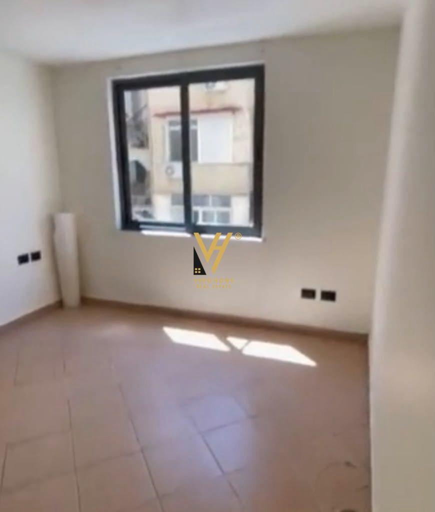 JEPET ZYRE 70 M2 ME QERA TE TIRANA E RE 65.000 LEKE