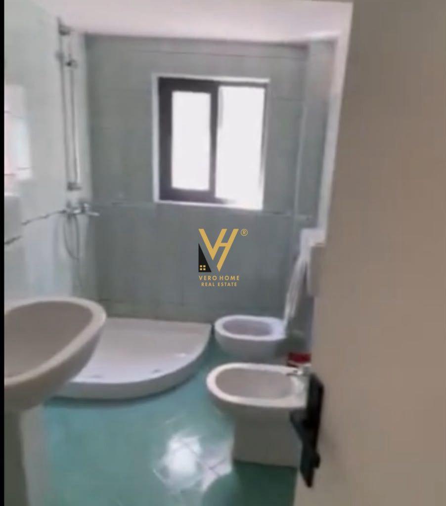 JEPET ZYRE 70 M2 ME QERA TE TIRANA E RE 65.000 LEKE